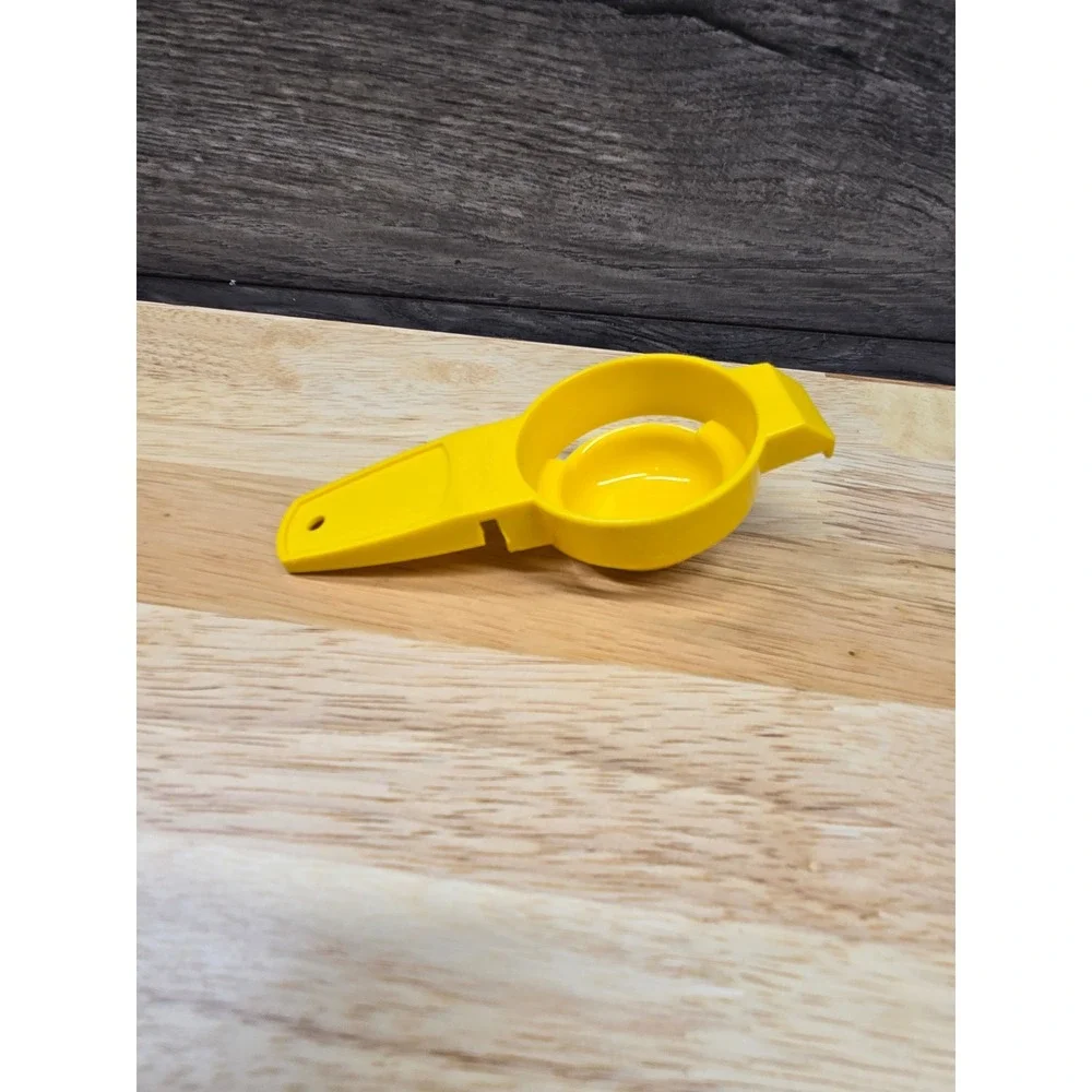 Vintage Tupperware Egg Separator Yellow Plastic Kitchen Tool 779-12